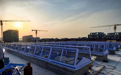 消防镇巴排烟窗开启角度