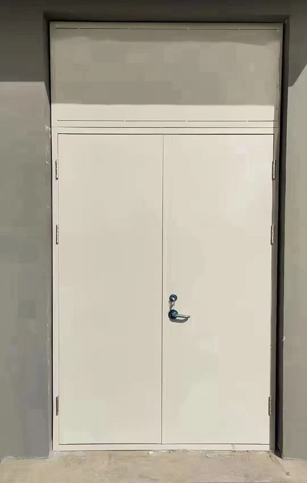 展览馆项目完成大跨度镇巴防火门安装